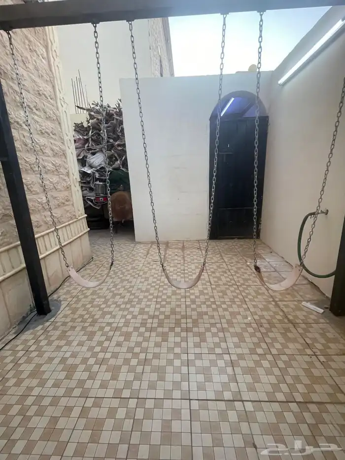للبيع مرجيحة البيع مستعجل ولايجي الا صامل 1