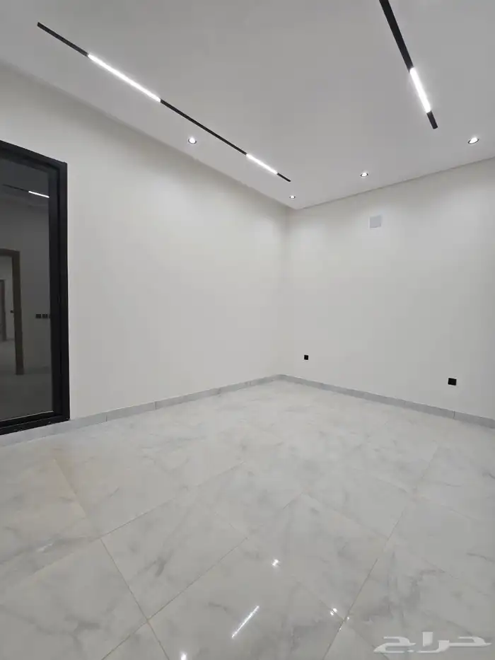 دور أرضي 10