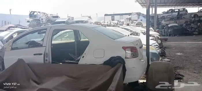 لدينا جميع انواع السيارات التويوتا تشليح 4