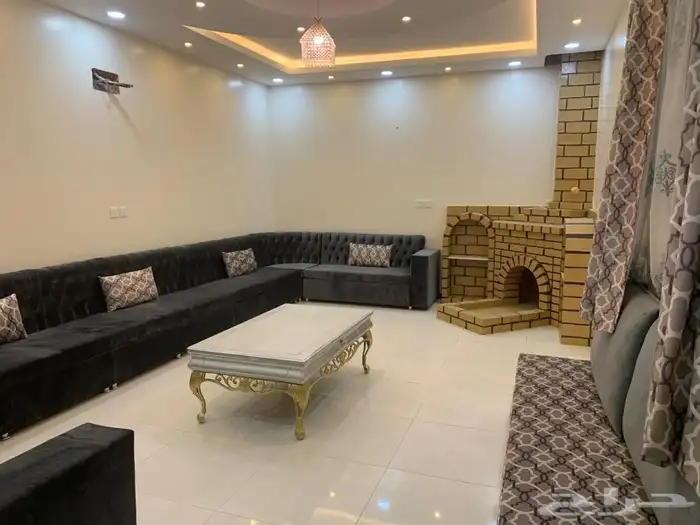 فيلا للإيجار سنوي في حي الموسى مكونه من دورين وملحق 5