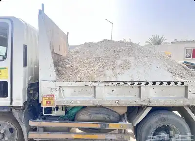 يوجد لدينا دينات قلاب للايجار اليومي والشهري مع السواق للي 0