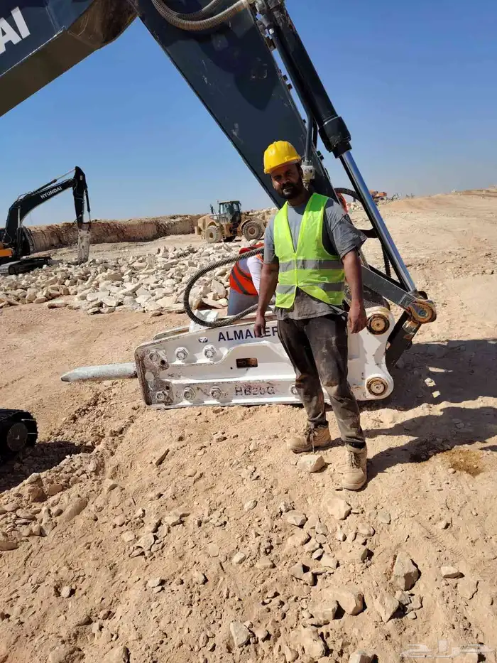 عرض خاص على صيانة الدقاق شواكيش حفار 3