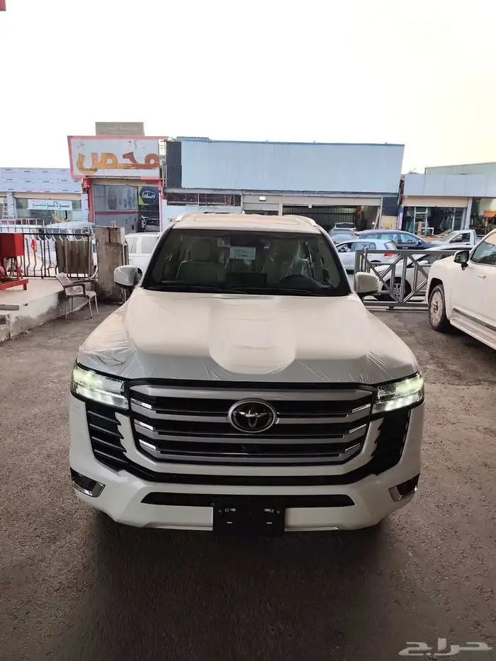 تويوتا جي إكس آر 4 بنزين موديل 2025 4