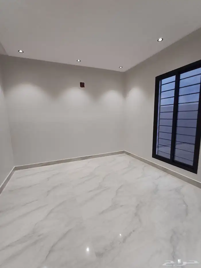 للبيع دور علوي بصك مستقل حي الرمال عبير 7