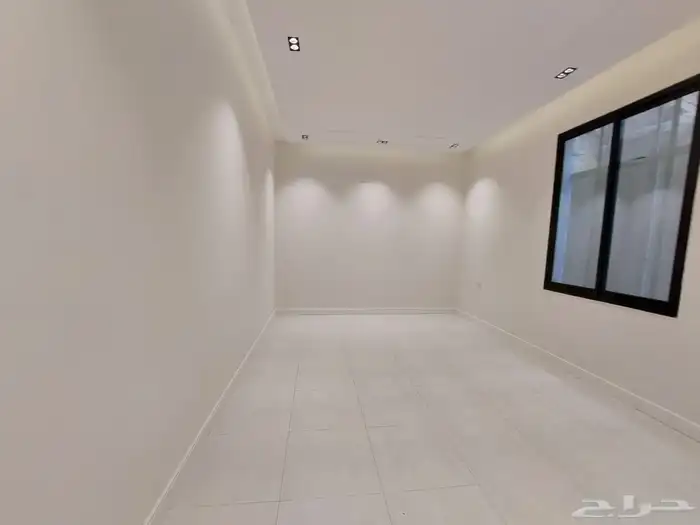 للبيع دور ارضي بحوش وبايكه للسياره بحي حطين ابها قرب المطار 16