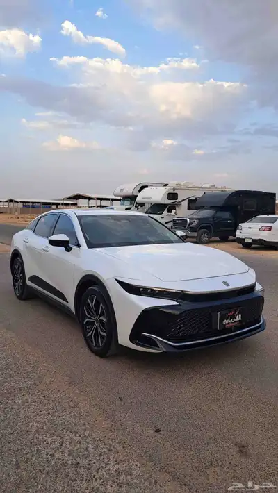 تويوتا كراون بريميوم 2023عداد 49الف 4