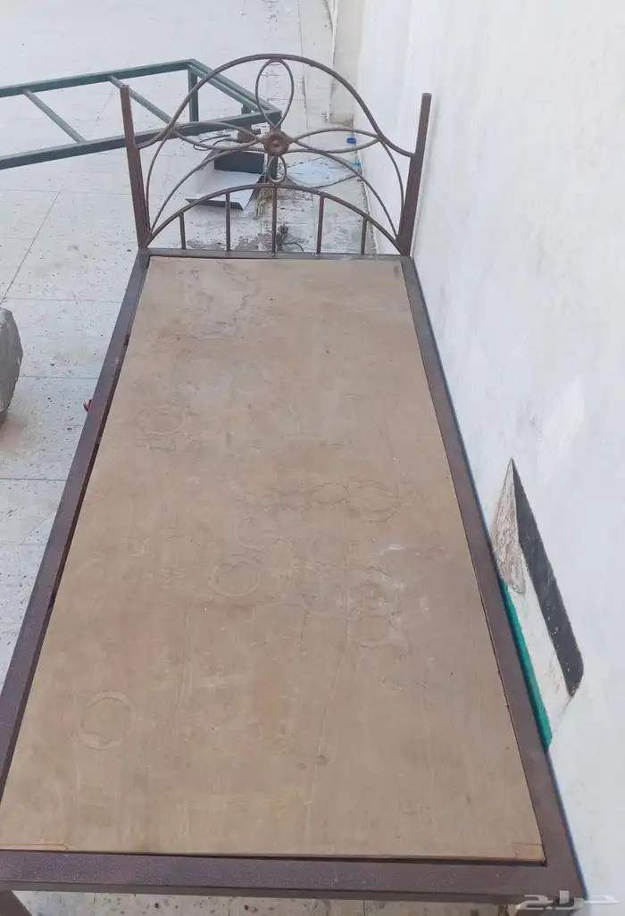 سرير حديد لون بني للبيع 0