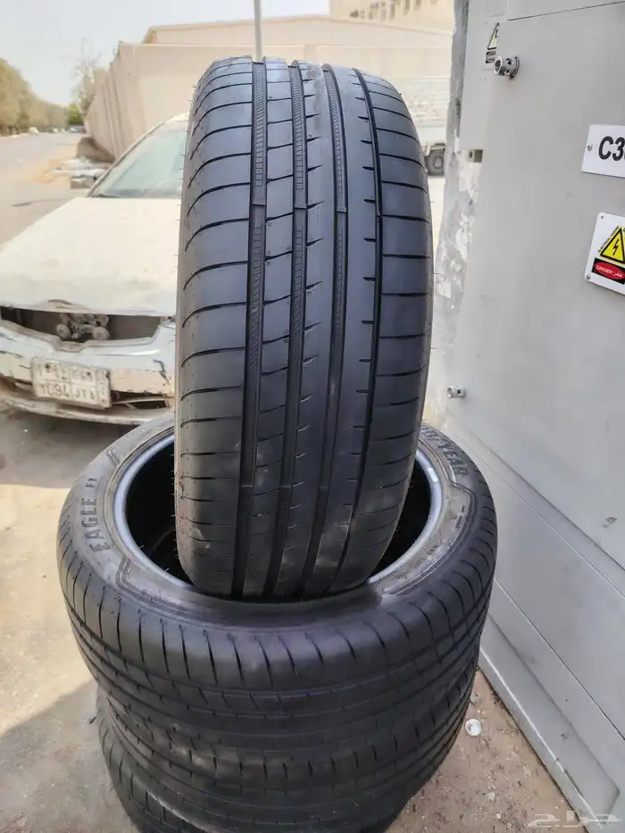 يوجد طقم كفرات كرت جودير أمريكي 245 45 20 1