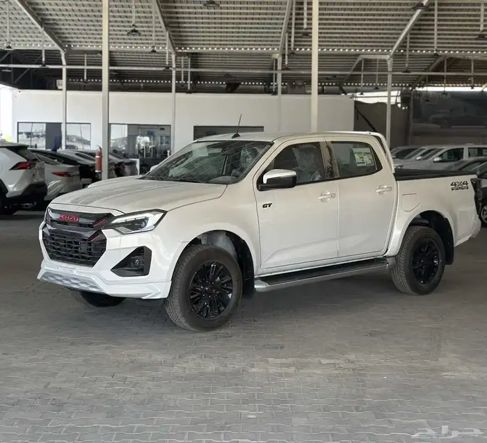 ايسوزو ديماكس غمارتين 2025 - ISUZU D-MAX 1