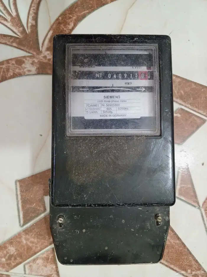 عدادات كهرباء قديمة   صناعية ونادرة 1