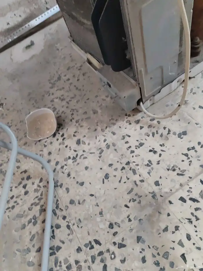 براده و2 مكيف شباك وفريز كلها سكراب وممكن شغال 1