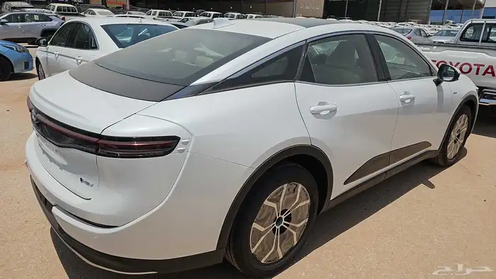 تويوتا كراون 26 ابيض بريستيج 2