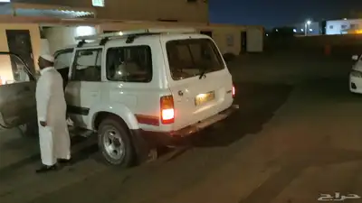 السلام عليكم ورحمة الله للبيع جيب موديل 1995 6