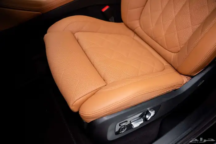 BMW X6 M60i V8 turbocharged 2025 22