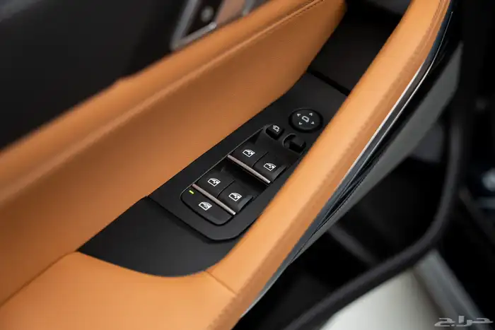 BMW X6 M60i V8 turbocharged 2025 30