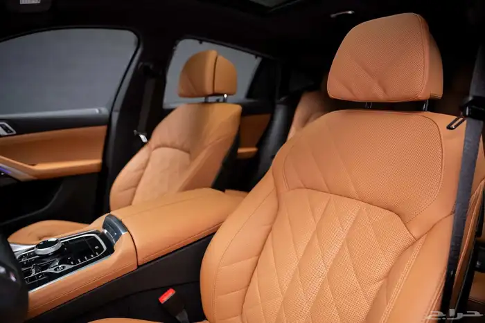 BMW X6 M60i V8 turbocharged 2025 23