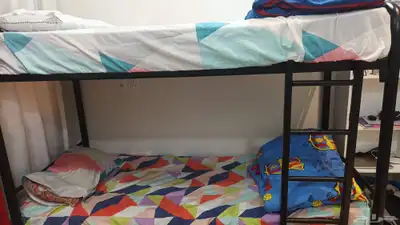 سرير كبير و صغير بدورين مع سلم 2