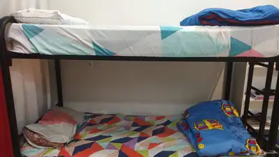 سرير كبير و صغير بدورين مع سلم 3