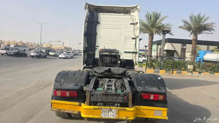 شاحنة فولفو موديل 2011 4