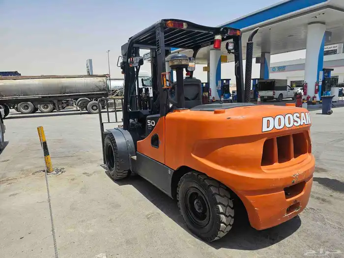 للبيع رافعه شوكيه خمسه 5 طن دوسان 2015 forklift 2