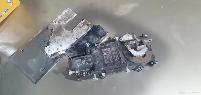 مكينة باب جزاز سكريت شبه جديد نظيفه جدا 1