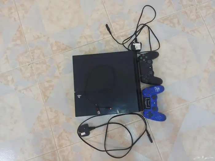 السلام عليكم بلاستيشن4 مادخل صيانة عطل بسيط مدخل الاتش دي 2