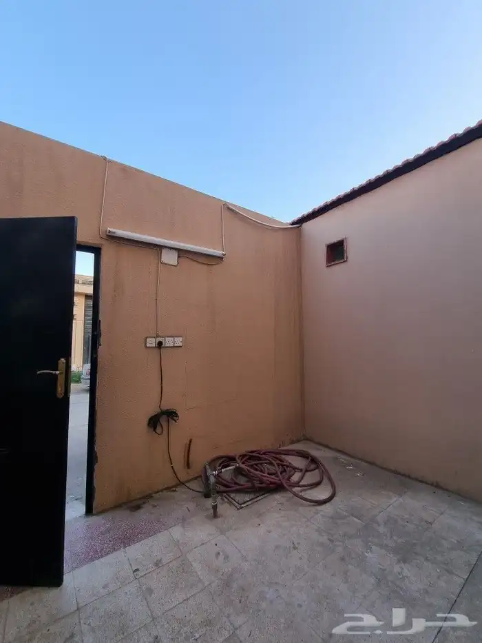 للبيع شقه ارضيه بحي الفايزيه موقع وسعر مميز 11