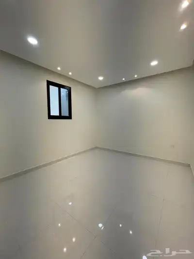 للايجار شقه جديده بحي الصفراء 4