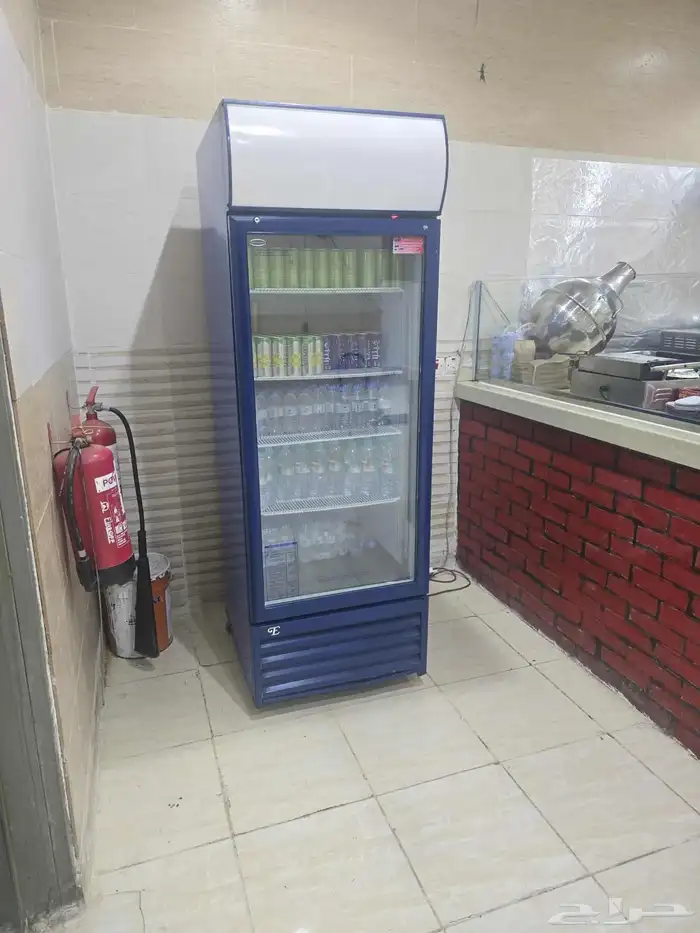 بوفيه للبيع بكامل اغراضه 1
