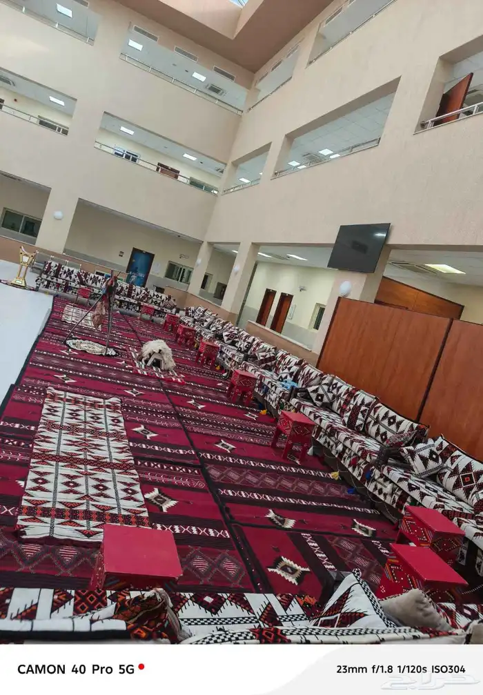 تنسيق كراسي وطاولات طعام ريفيه وشفافه 8