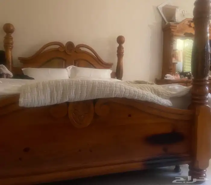 غرفة نوم سنديان من مفروشات عبداللطيف تسريحه 2 كمودينه سرير 1