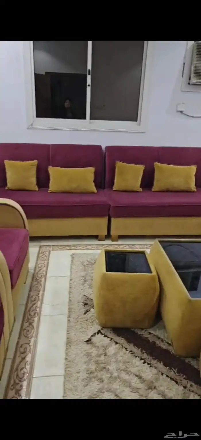 كنب صالة وسرير اطفال للبيع العاجل العاجل 1