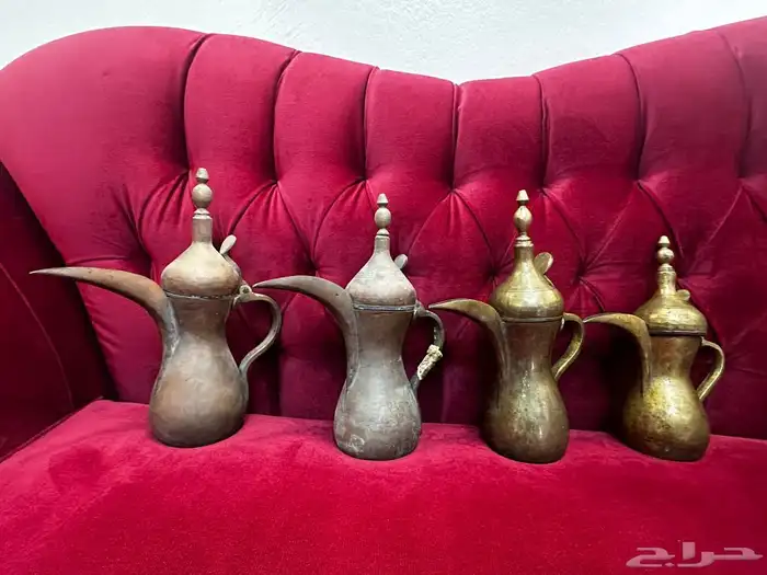 دلال قديمه 0