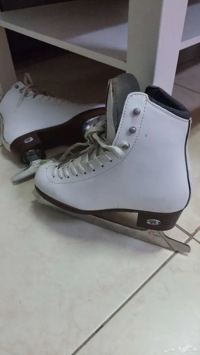 احذية تزلج اصلية (Ice Skates) عدد 2 للبيع 1