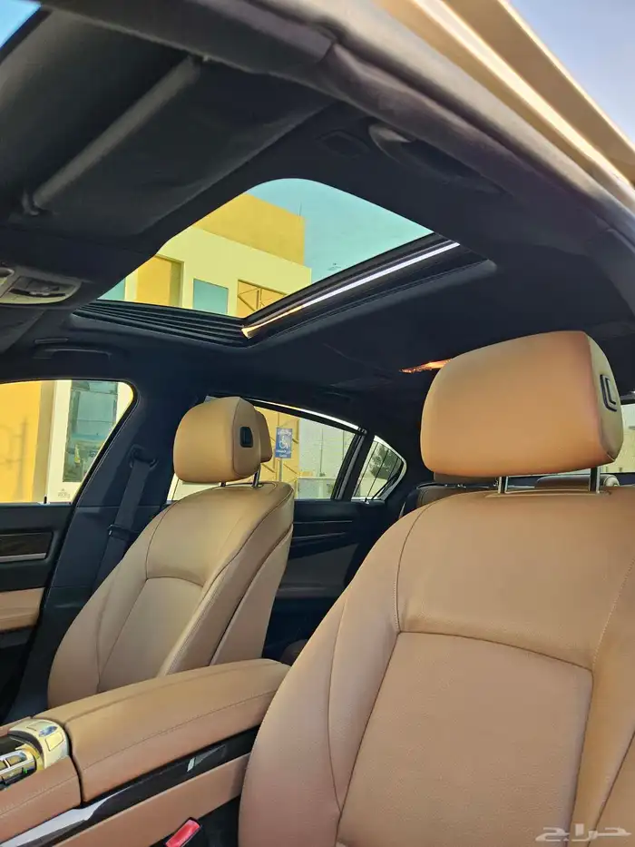 BMW 730 - 2010 مخزن بحالة الوكالة 14