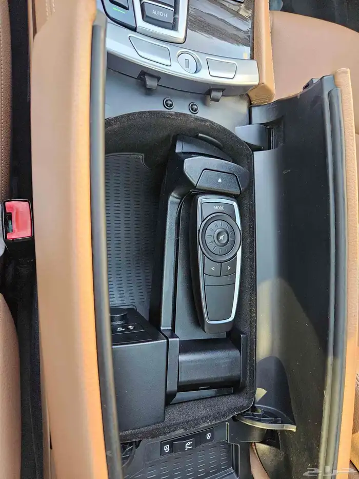 BMW 730 - 2010 مخزن بحالة الوكالة 12