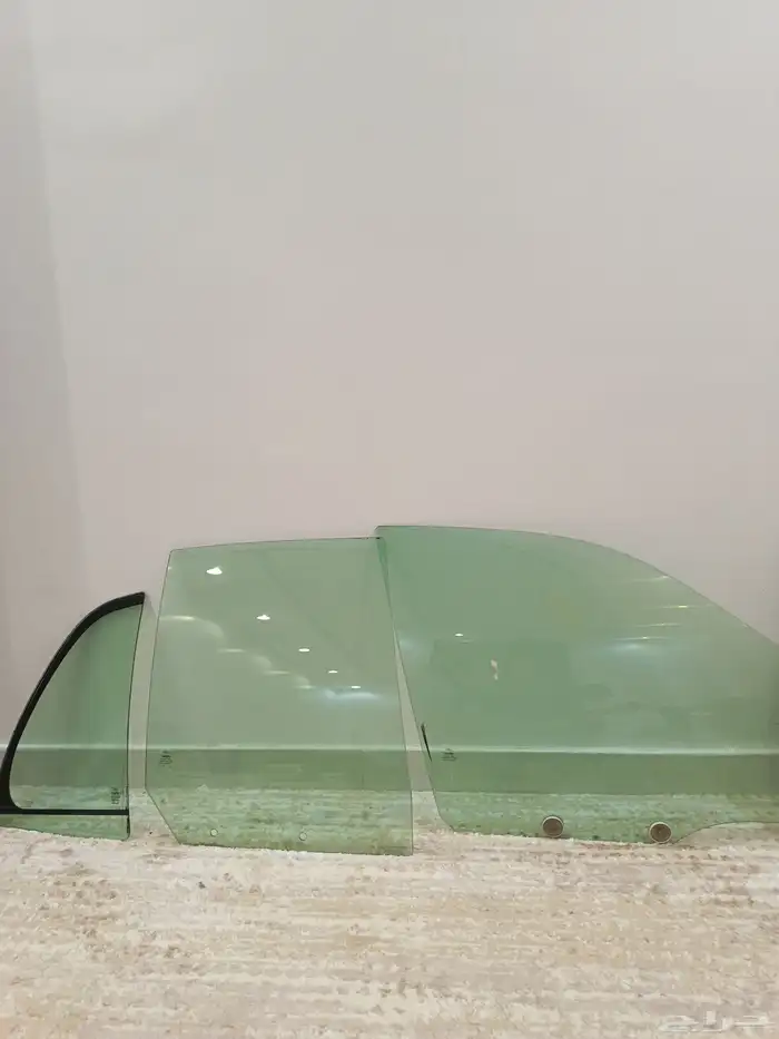 زجاج باب يمين السواق والراكب 3