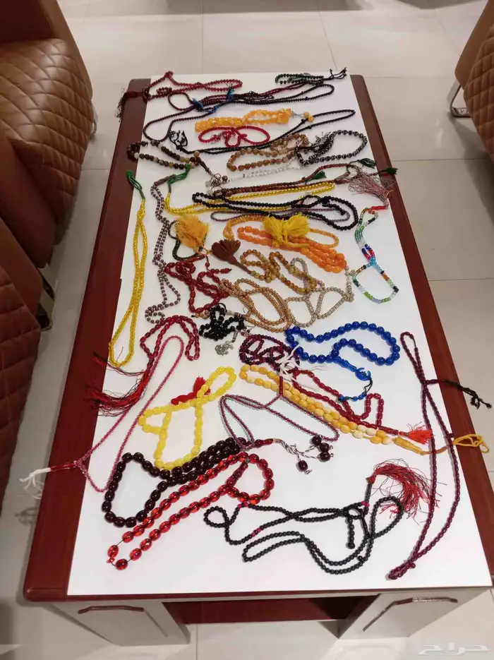 مسابيح عددها 58 مسباح من بينها مسابيح فاخره البيع بالجملة 10