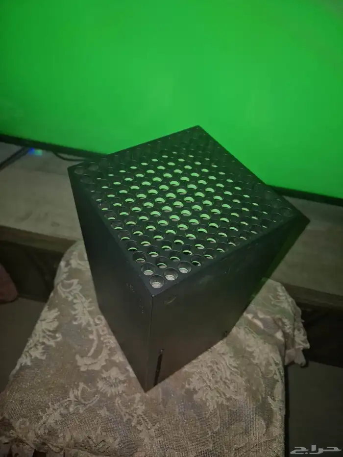 Xbox series x مع يد وفيفا 24 4