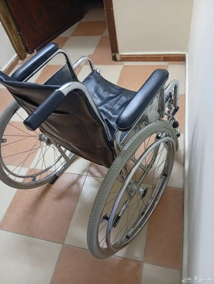 عربة او كرسي متحرك للبيع (مستعمل) 2