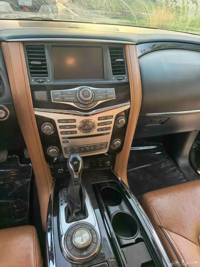 انفينيتي QX 80 11