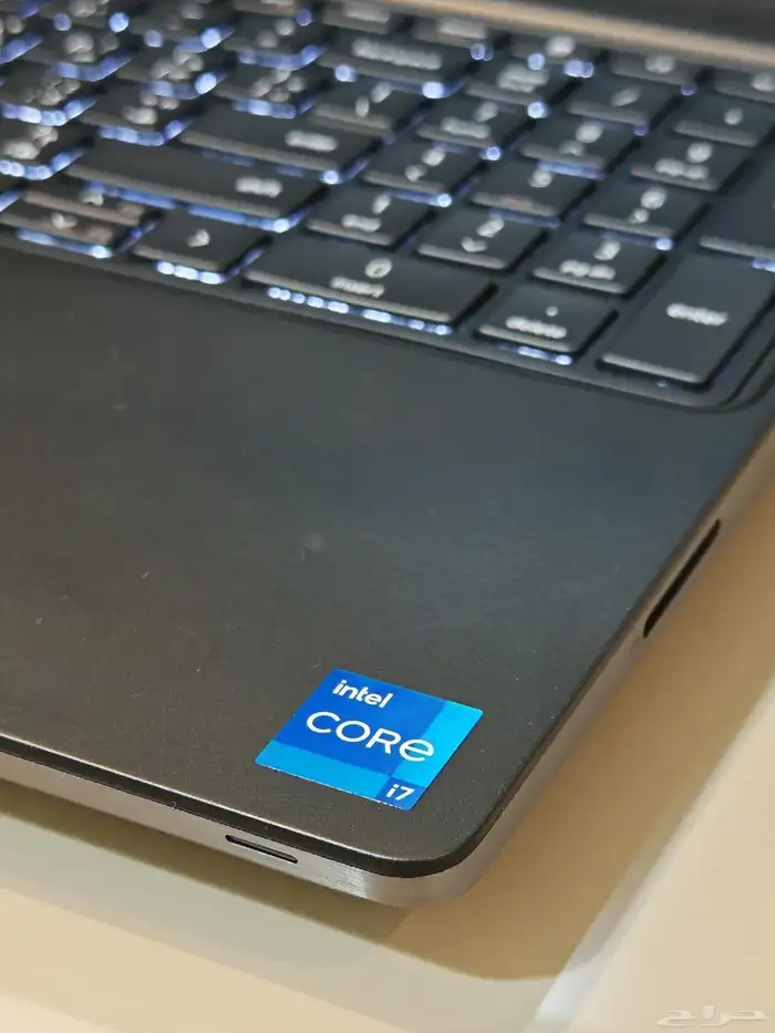 Dell Precision 7560   محطة عمل احترافية بذاكرة 64GB وتخزين 1 1