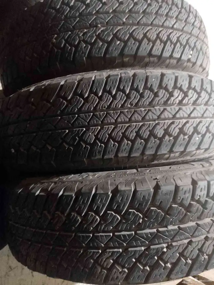 كفرت برجستون صالون جمس 245 75 17 6