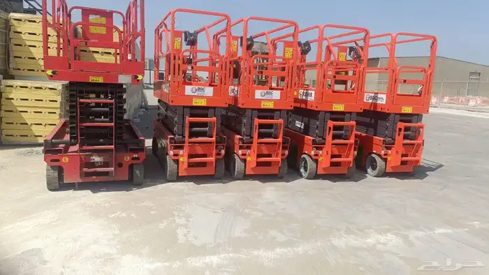 رافعه عماليه مقصيه سيزر ليفت مان ليفت للايجار يومي وشهري 4