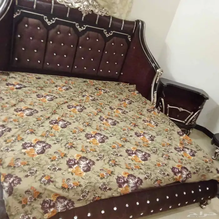 غرفة نوم وكنب 0
