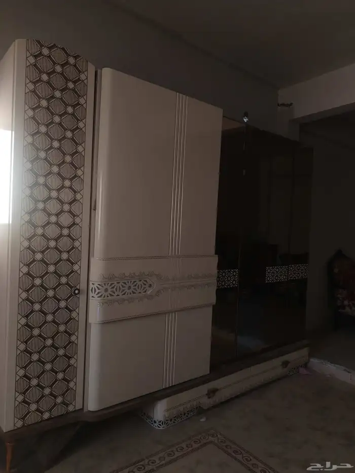 غرفة نوم للبيع نظيفه 1