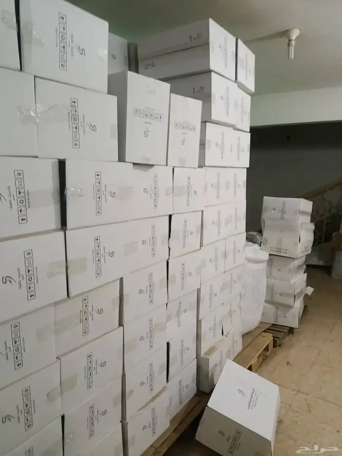 كراتين حجم وسط للبيع سعر الحبه 7.5 ريال 0