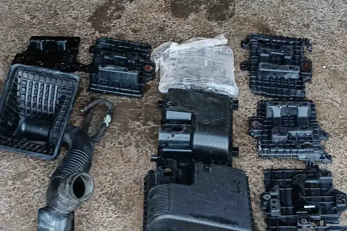 فلتر هواء وقاعده بطاريه حقه هيونداي وكيا 1