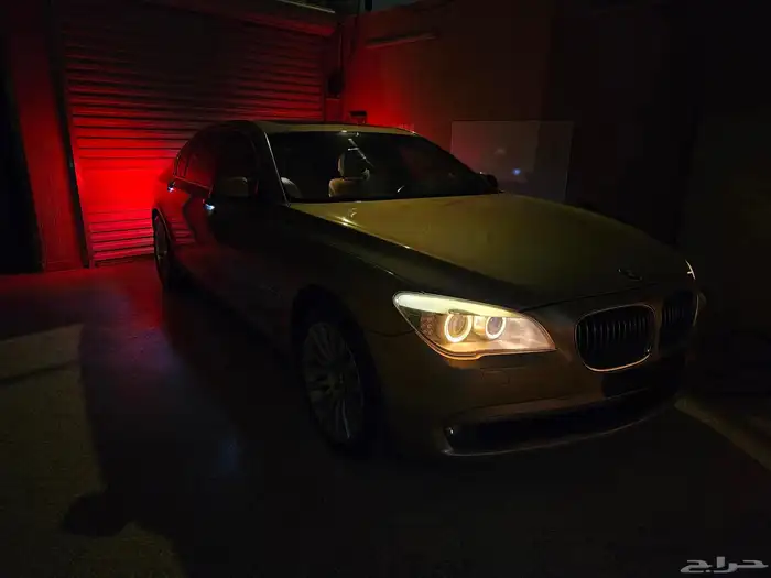 BMW 730 - 2010 مخزن بحالة الوكالة 17