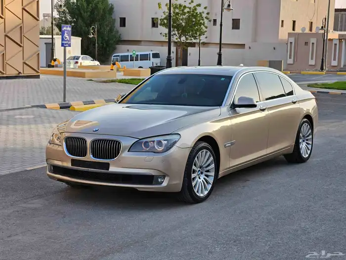 BMW 730 - 2010 مخزن بحالة الوكالة 0